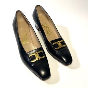 Salvatore Ferragamo Vintage Black Leather Pumps Gold Gancini Buckle Size 8